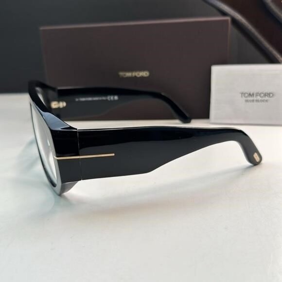 💯- New Authentic - TOM FORD - BLUE LOCK PILOT OPTICALS TF5958-B (SHINY BLAC… - Picture 10 of 13